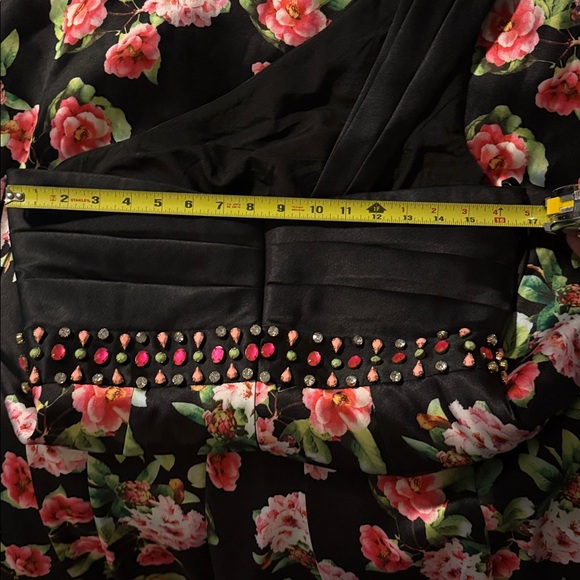 Mac Duggal Black and Floral Dress - Picture 7 of 10